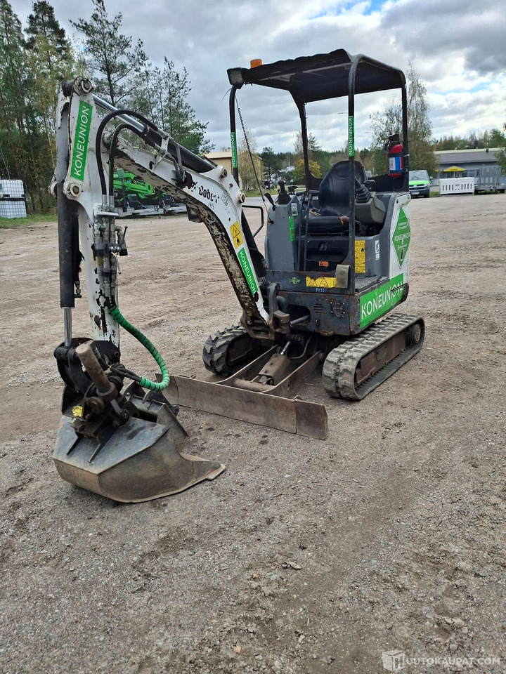 Kaivinkone Bobcat E17, vuosimalli 2015, tunnit 3310 h, Nurmijärvi - Mini escavadeira: foto 1 Kaivinkone Bobcat E17, vuosimalli 2015, tunnit 3310 h, Nurmijärvi - Mini escavadeira: foto 1