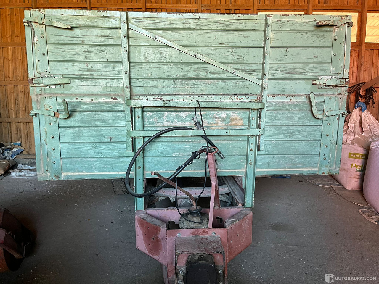 Bedford alustalle tehty viljakärry, Salo - Máquina agrícola: foto 4 Bedford alustalle tehty viljakärry, Salo - Máquina agrícola: foto 4
