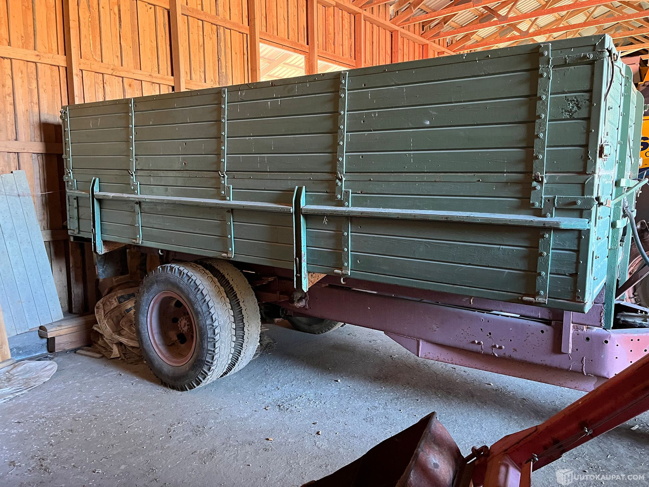 Bedford alustalle tehty viljakärry, Salo - Máquina agrícola: foto 1 Bedford alustalle tehty viljakärry, Salo - Máquina agrícola: foto 1