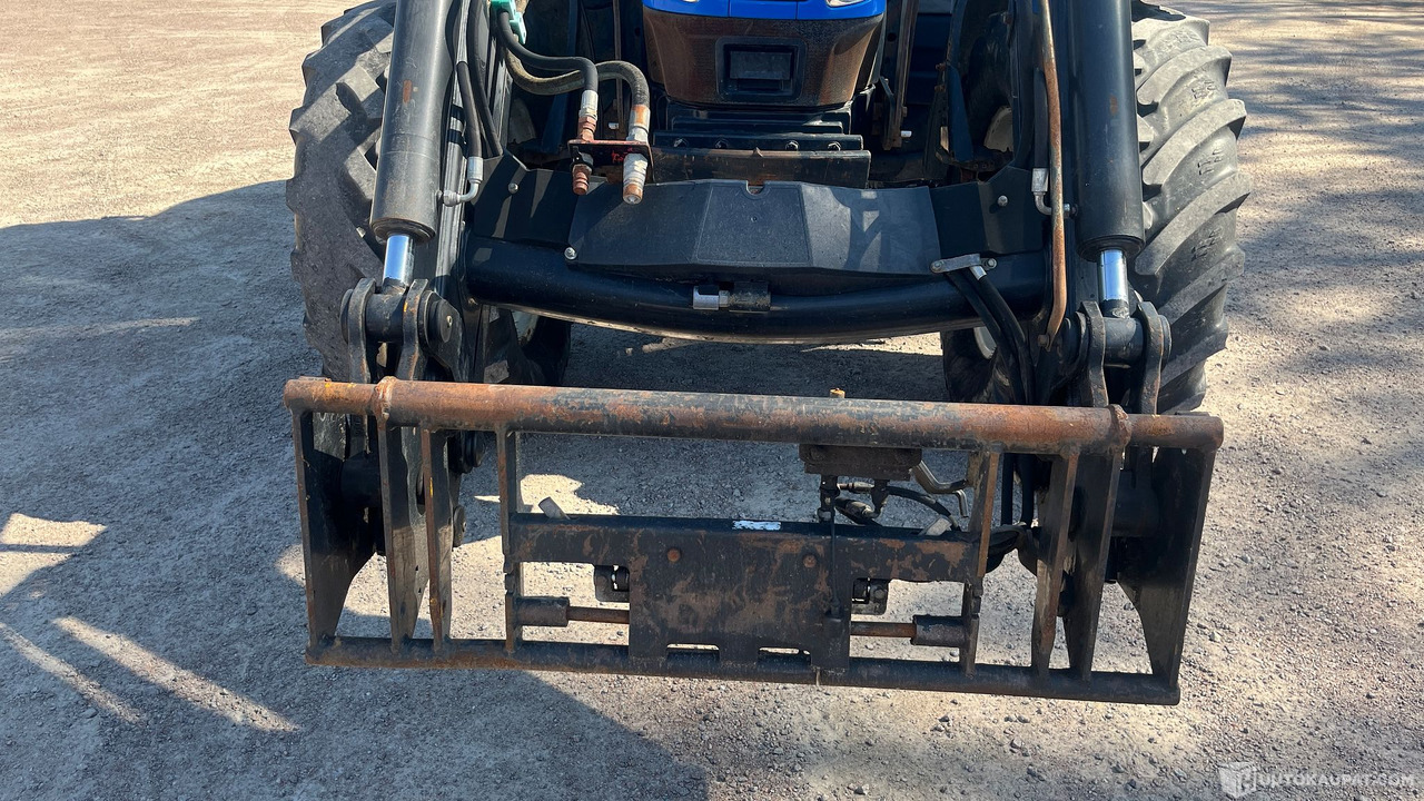 Máquina agrícola New Holland T6070, 2009, Loviisa: foto 9