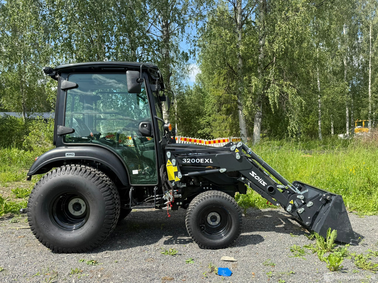 Solis 26 HST ohjaamolla ja etukuormaajalla, 2024, alvillinen, lähes ajamaton, Jyväskylä - Máquina agrícola: foto 5 Solis 26 HST ohjaamolla ja etukuormaajalla, 2024, alvillinen, lähes ajamaton, Jyväskylä - Máquina agrícola: foto 5
