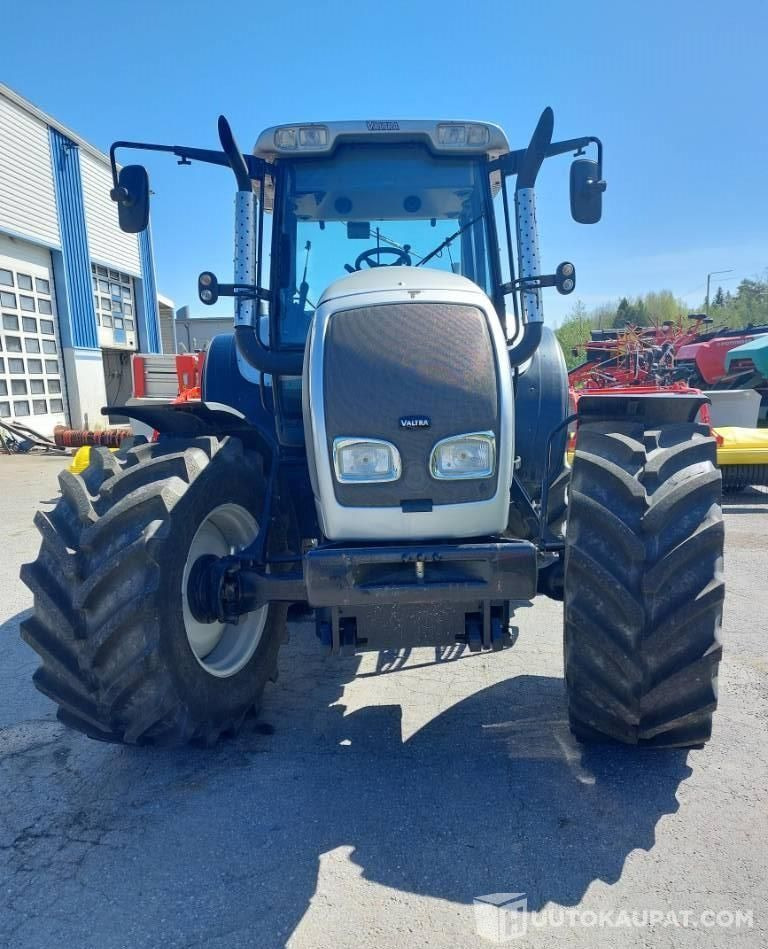 Valtra M 120 E, VAIN 2932 h, Okraspecial, 2004, Kokkola - Máquina agrícola: foto 4 Valtra M 120 E, VAIN 2932 h, Okraspecial, 2004, Kokkola - Máquina agrícola: foto 4