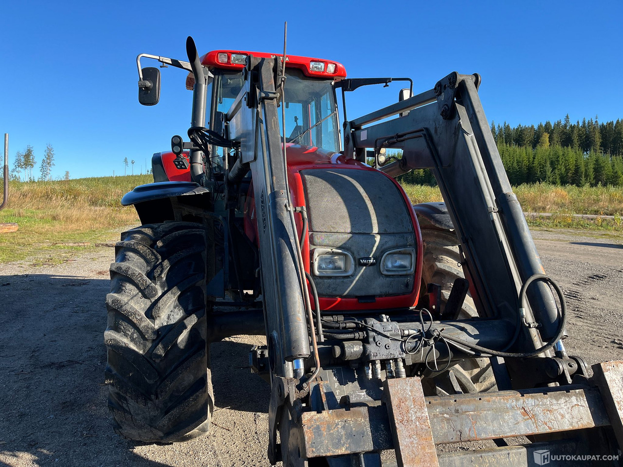 Valtra T190, etukuormaajalla, vm. 2003, Petäjävesi - Máquina agrícola: foto 3 Valtra T190, etukuormaajalla, vm. 2003, Petäjävesi - Máquina agrícola: foto 3