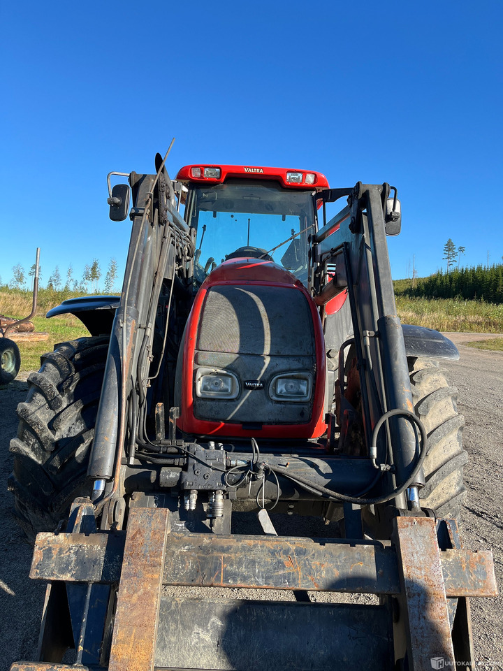 Valtra T190, etukuormaajalla, vm. 2003, Petäjävesi - Máquina agrícola: foto 4 Valtra T190, etukuormaajalla, vm. 2003, Petäjävesi - Máquina agrícola: foto 4