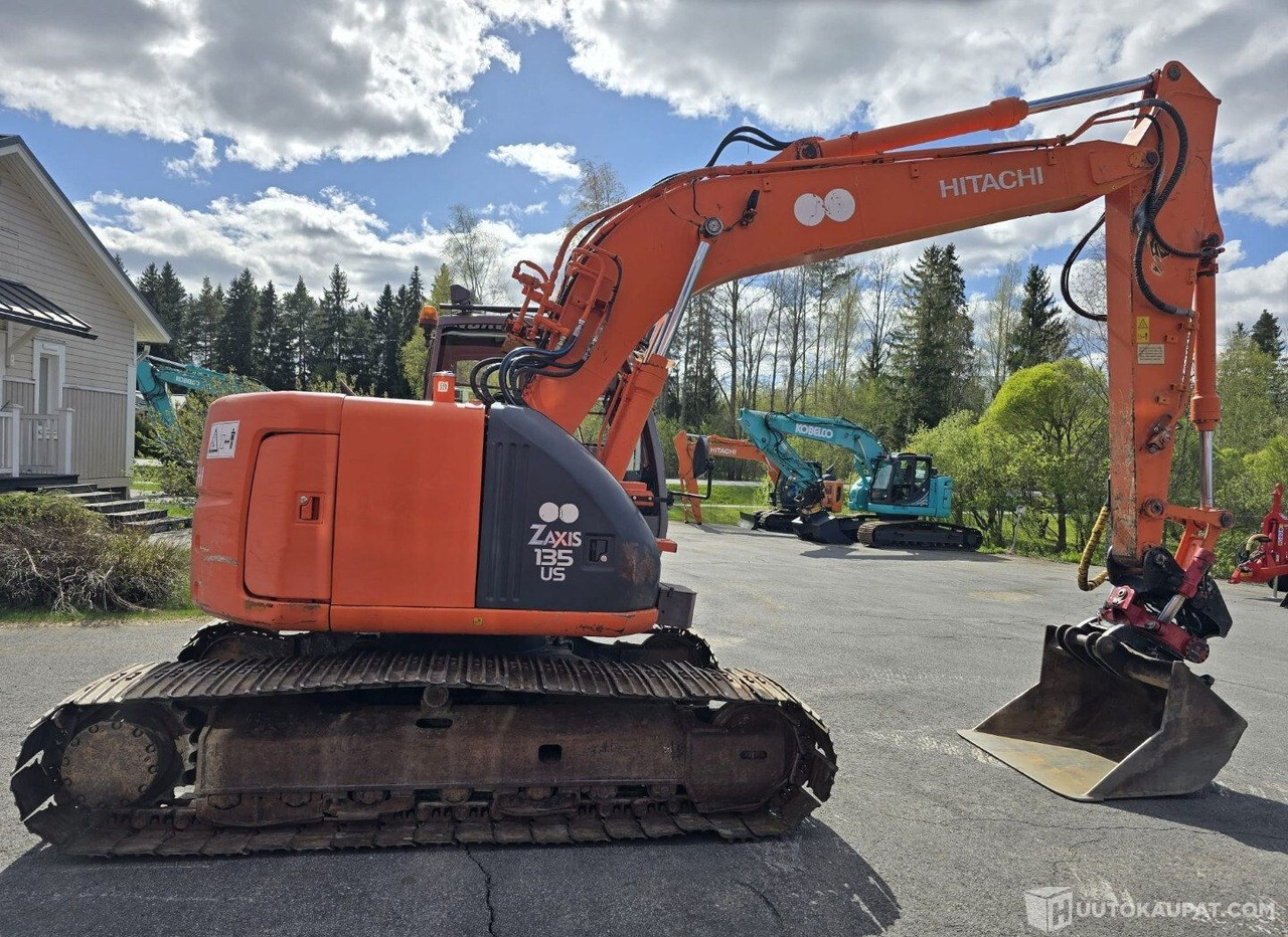 Hitachi ZX135US, 2005, Diesel, 18 000 h, Seinäjoki - Máquina de construção: foto 4 Hitachi ZX135US, 2005, Diesel, 18 000 h, Seinäjoki - Máquina de construção: foto 4