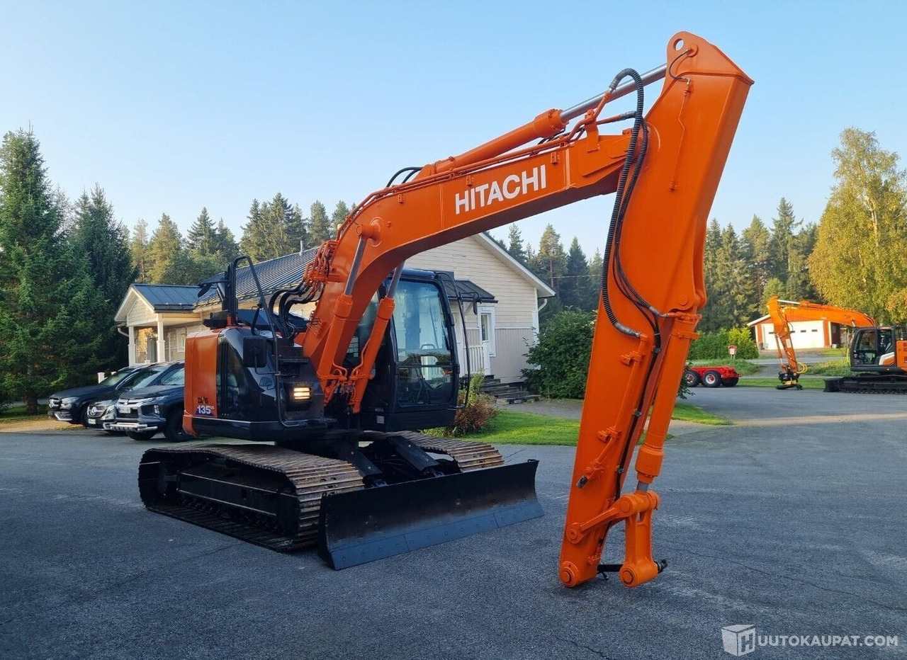 Hitachi ZX135USBL-6, 2019, Diesel, 2 800 h, Seinäjoki - Máquina de construção: foto 3 Hitachi ZX135USBL-6, 2019, Diesel, 2 800 h, Seinäjoki - Máquina de construção: foto 3