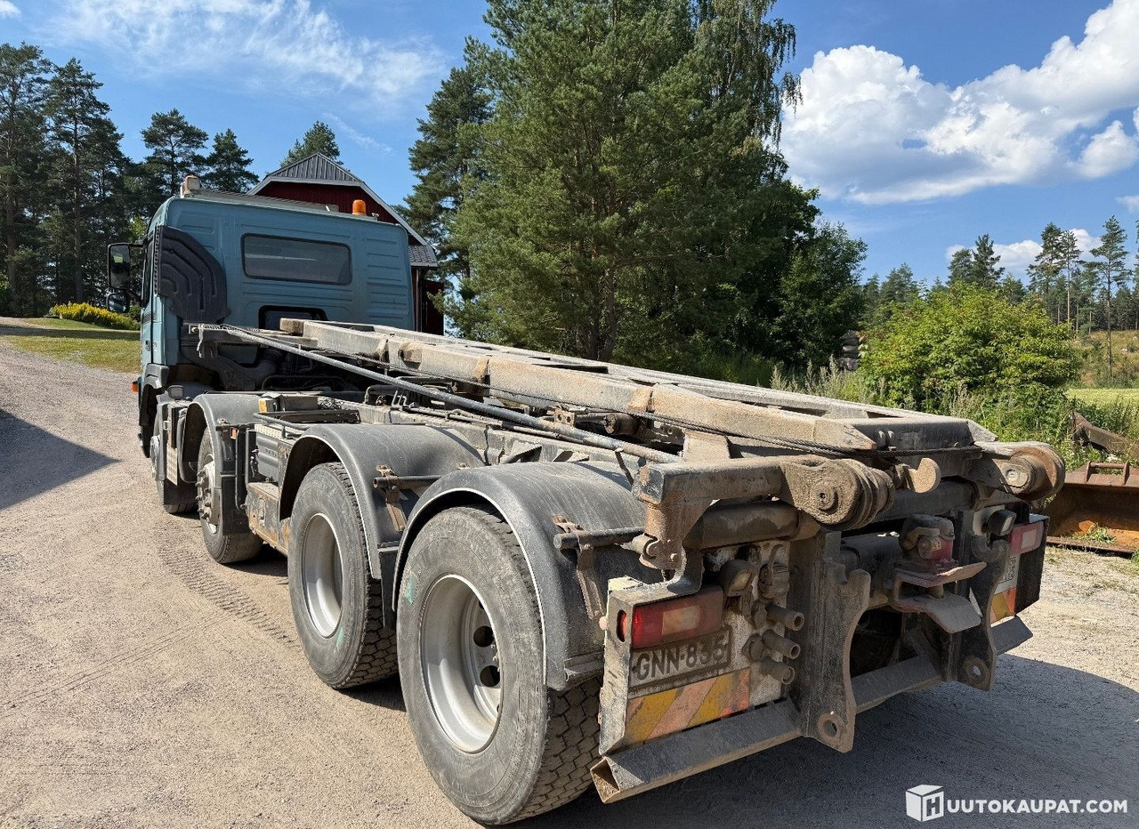 Volvo FM480 8x4, cable-operated hooklift truck, 2008, Lahti - Máquina de outro: foto 2 Volvo FM480 8x4, cable-operated hooklift truck, 2008, Lahti - Máquina de outro: foto 2