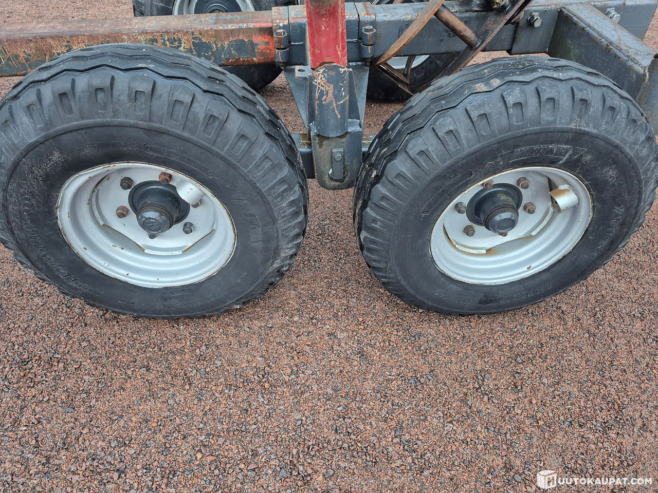 Patu 1800 loader with hydraulic pre-steering + forestry trailer, Honkajoki - Reboque florestal: foto 3 Patu 1800 loader with hydraulic pre-steering + forestry trailer, Honkajoki - Reboque florestal: foto 3