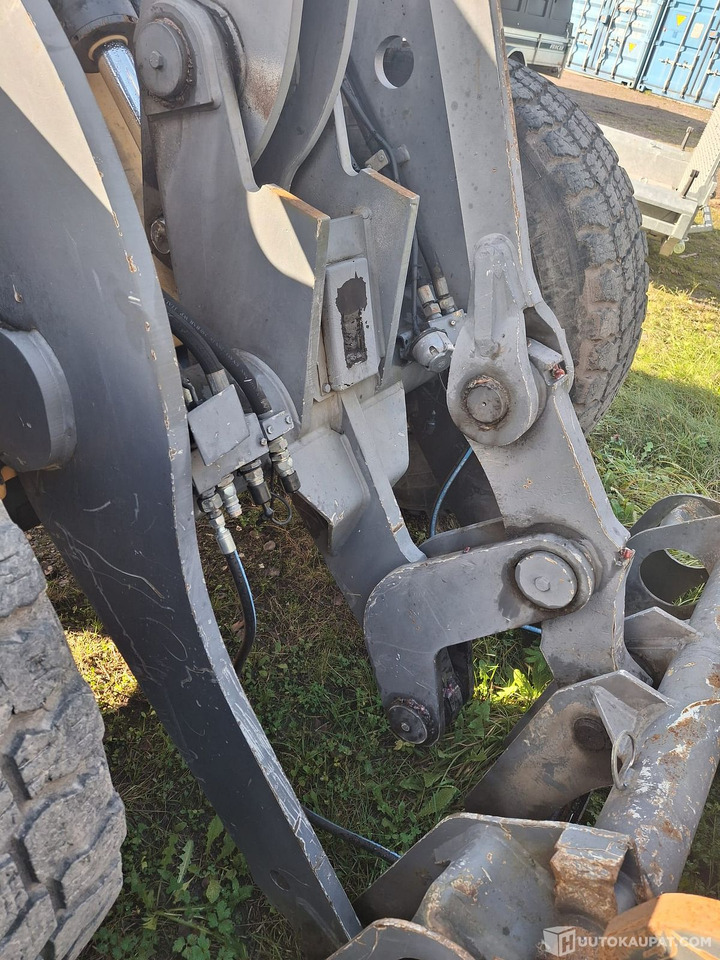 Pyöräkuormaaja Volvo L40 D, vuosimalli 1999, Nurmijärvi - Pá carregadora de rodas: foto 5 Pyöräkuormaaja Volvo L40 D, vuosimalli 1999, Nurmijärvi - Pá carregadora de rodas: foto 5