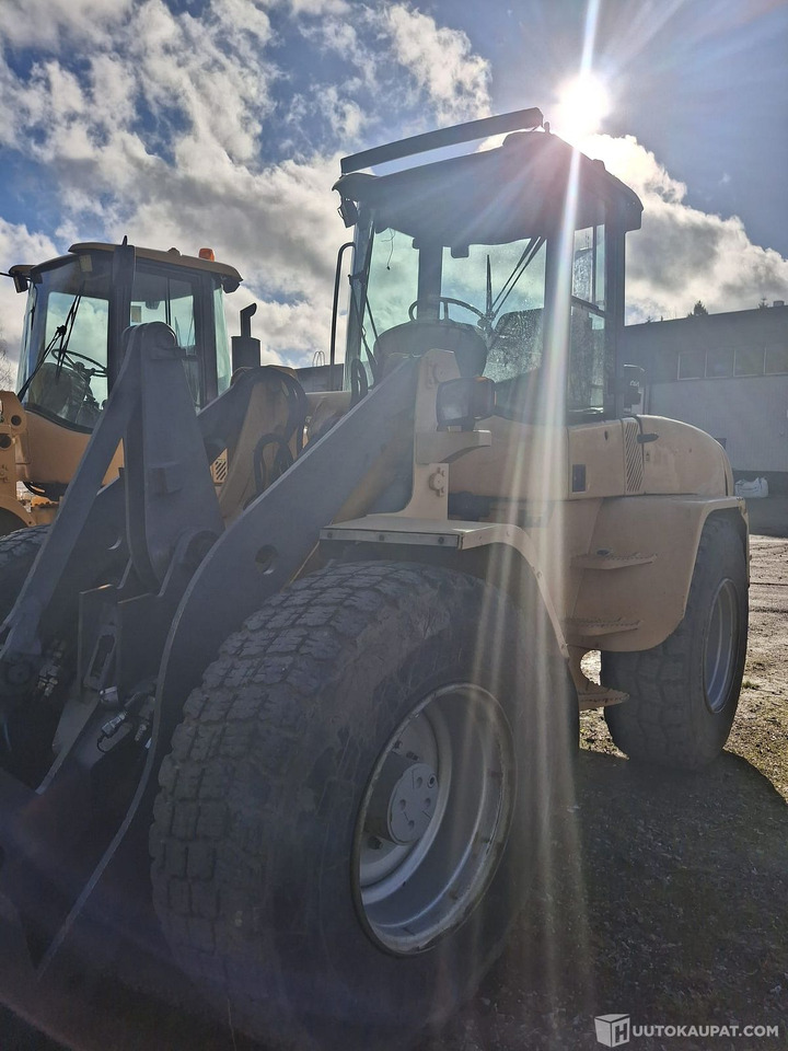 Pyöräkuormaaja Volvo L40 D, vuosimalli 1999, Nurmijärvi - Pá carregadora de rodas: foto 3 Pyöräkuormaaja Volvo L40 D, vuosimalli 1999, Nurmijärvi - Pá carregadora de rodas: foto 3