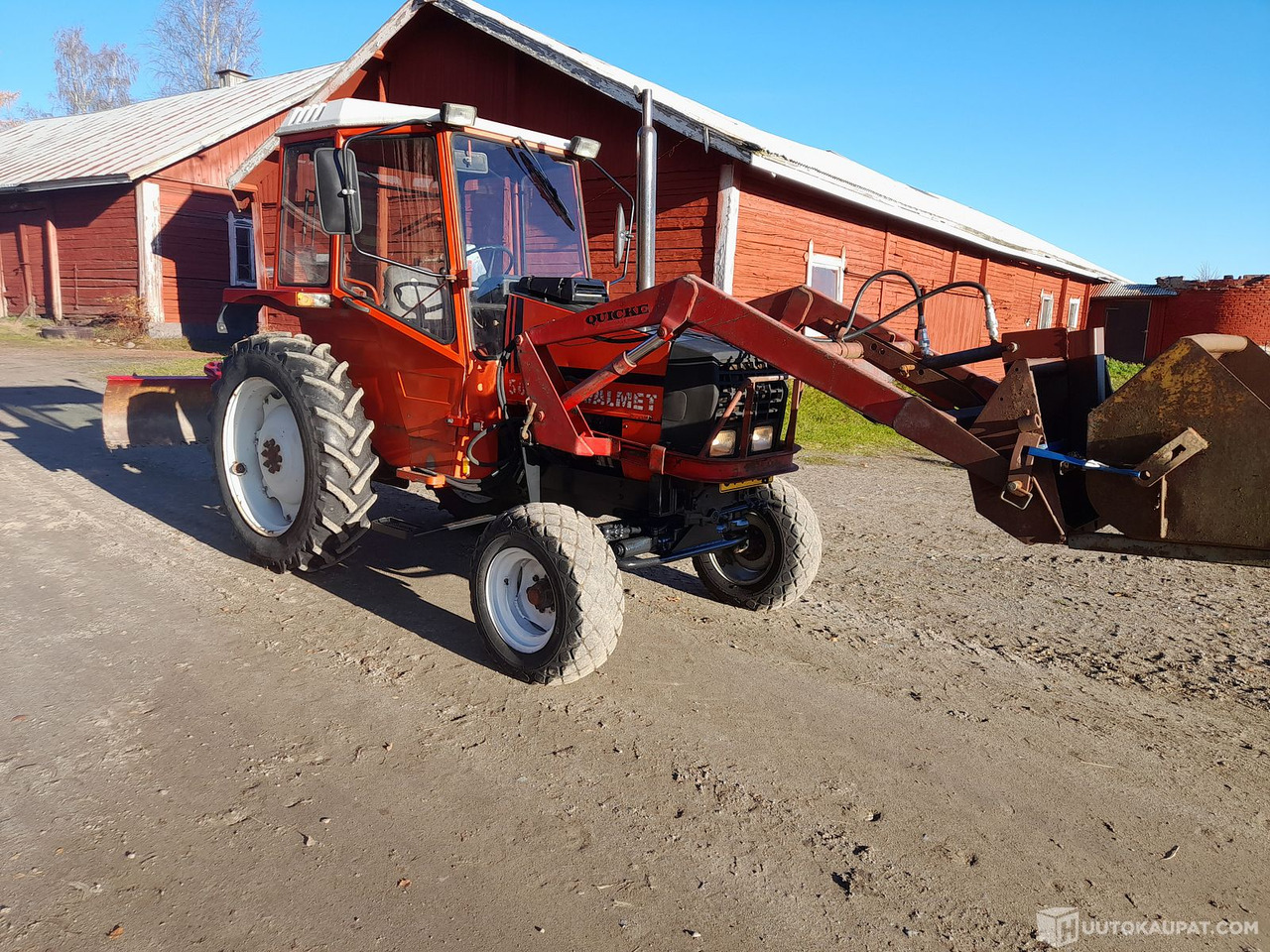 Traktori Valmet 504 1984 etukuormaajalla. Katso videot! MTK25, Forssa - Trator: foto 2 Traktori Valmet 504 1984 etukuormaajalla. Katso videot! MTK25, Forssa - Trator: foto 2