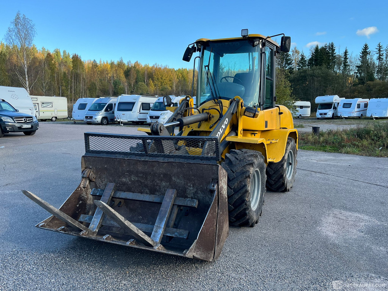 Volvo L35B Pro, pyöräkuormaaja avattavalla kauhalla ja piikeillä, 2005, Vihti - Pá carregadora de rodas: foto 4 Volvo L35B Pro, pyöräkuormaaja avattavalla kauhalla ja piikeillä, 2005, Vihti - Pá carregadora de rodas: foto 4