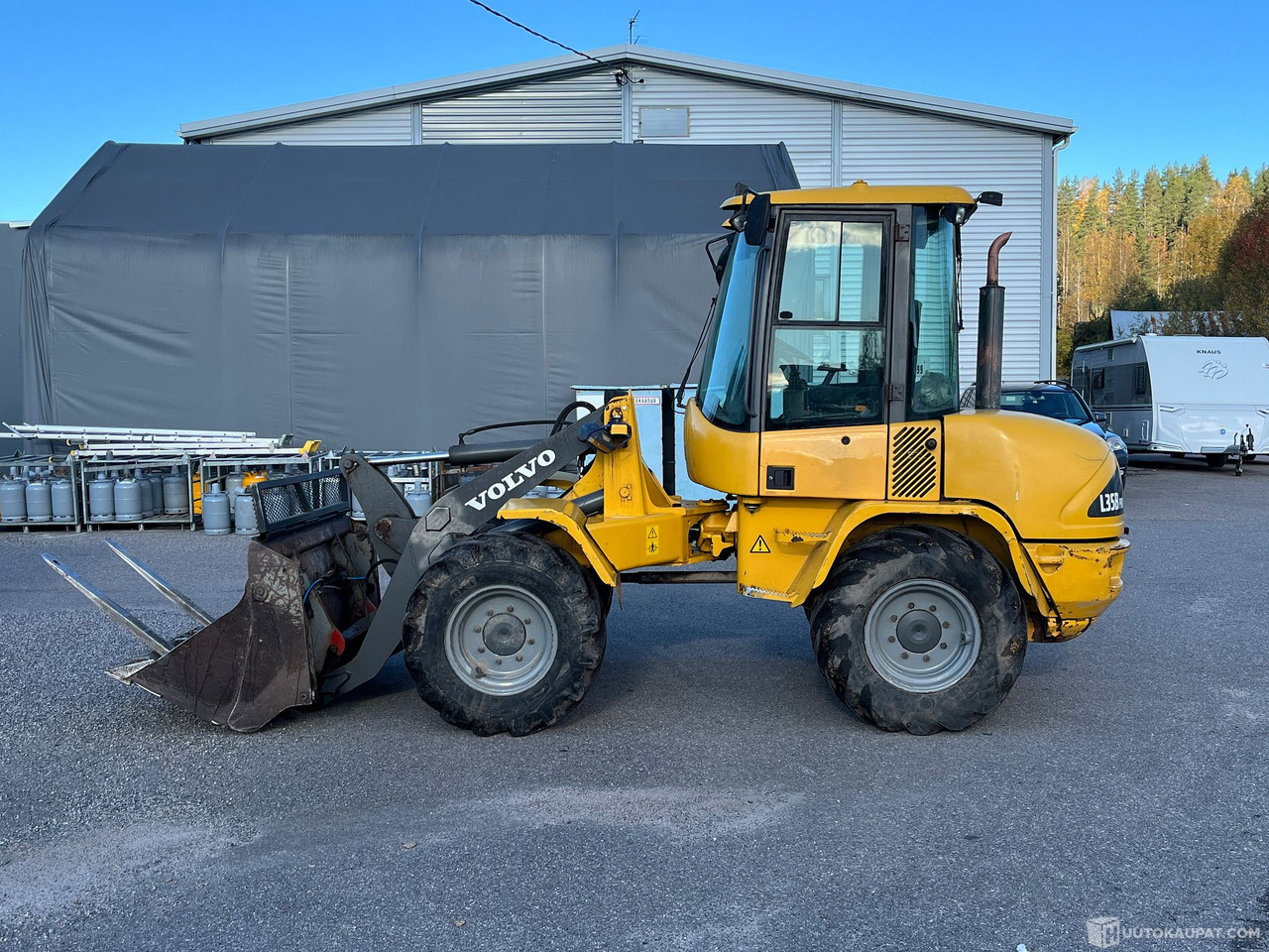 Volvo L35B Pro, pyöräkuormaaja avattavalla kauhalla ja piikeillä, 2005, Vihti - Pá carregadora de rodas: foto 2 Volvo L35B Pro, pyöräkuormaaja avattavalla kauhalla ja piikeillä, 2005, Vihti - Pá carregadora de rodas: foto 2