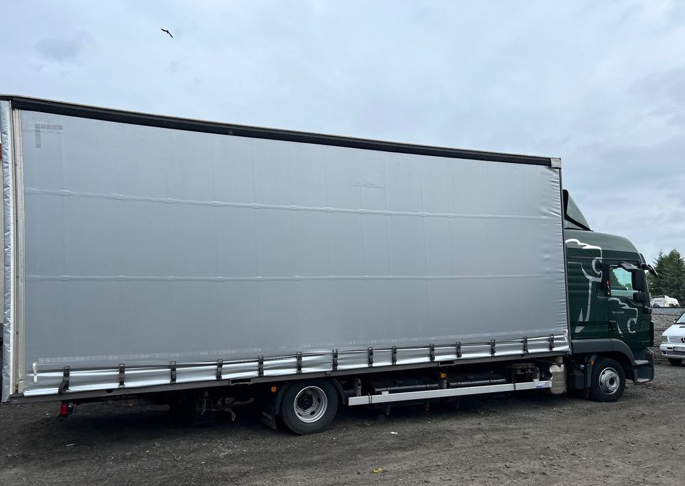 MAN TGL 12.250 GLOB UNIKAT z Niemiec BDF firanka / AUTOMAT HAK / EURO 6 / BDF 7.40 wysoki / MICHELIN 80% - Camião de lona: foto 5 MAN TGL 12.250 GLOB UNIKAT z Niemiec BDF firanka / AUTOMAT HAK / EURO 6 / BDF 7.40 wysoki / MICHELIN 80% - Camião de lona: foto 5