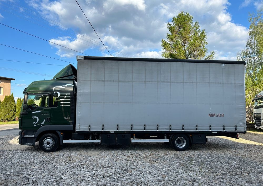 MAN TGL 12.250 GLOB UNIKAT z Niemiec BDF firanka / AUTOMAT HAK / EURO 6 / BDF 7.40 wysoki / MICHELIN 80% - Camião de lona: foto 4 MAN TGL 12.250 GLOB UNIKAT z Niemiec BDF firanka / AUTOMAT HAK / EURO 6 / BDF 7.40 wysoki / MICHELIN 80% - Camião de lona: foto 4
