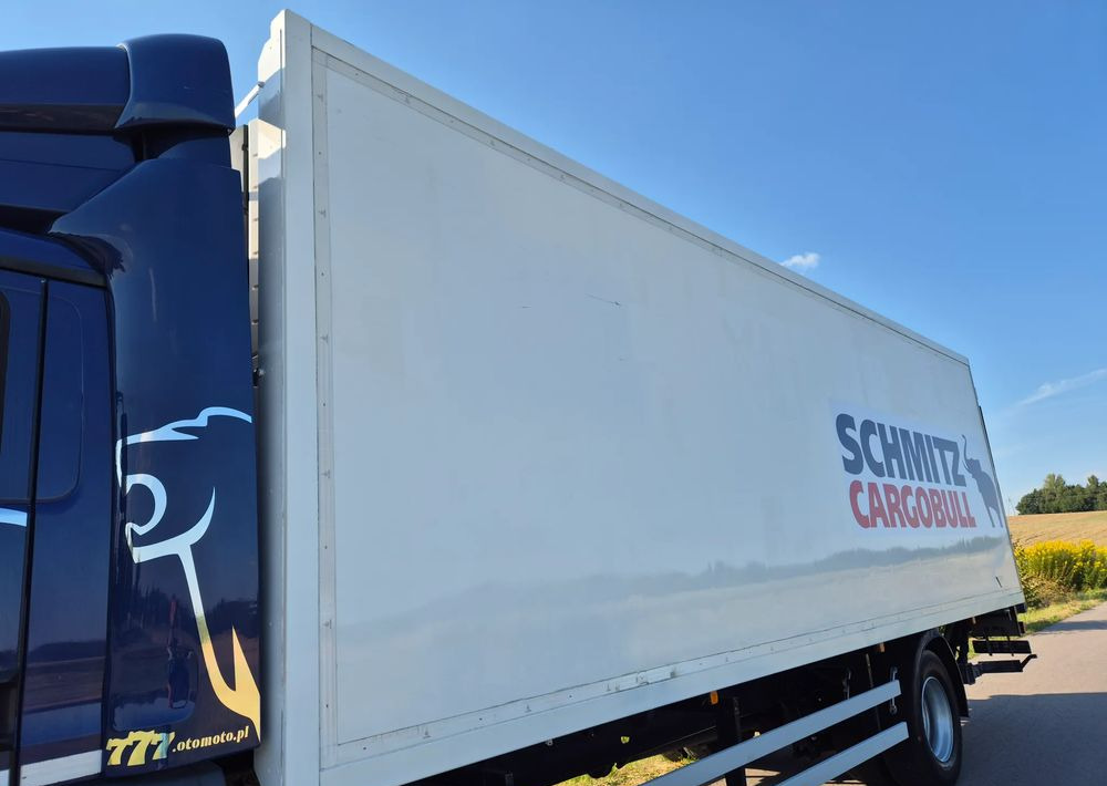 MAN TGM 18.250 Carrier 1950 D/E z Holandii / TOP STAN / 7.5m / 18 palet / winda + drzwi boczne / OKAZJA - Camião frigorífico: foto 2 MAN TGM 18.250 Carrier 1950 D/E z Holandii / TOP STAN / 7.5m / 18 palet / winda + drzwi boczne / OKAZJA - Camião frigorífico: foto 2