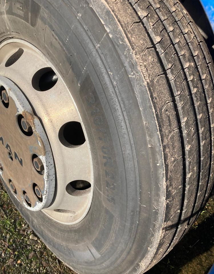 MAN TGS 18.400 NAUKA JAZDY z Niemiec NISKA KABINA ELKA AUTOMAT 4x2 STANDARD 315/70r22.5 SUPER STAN TGX 470 460 420 430 500 510 400 360 410 - Tractor: foto 4 MAN TGS 18.400 NAUKA JAZDY z Niemiec NISKA KABINA ELKA AUTOMAT 4x2 STANDARD 315/70r22.5 SUPER STAN TGX 470 460 420 430 500 510 400 360 410 - Tractor: foto 4