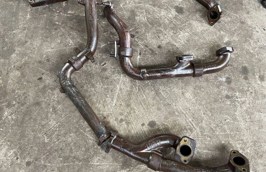 Scania R 730 V8 1906965 Scania R 730 V8 1906965 truck - Colector de escape por Camião: foto 3 Scania R 730 V8 1906965 Scania R 730 V8 1906965 truck - Colector de escape por Camião: foto 3