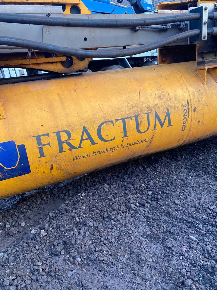 Fractum 200 - Martelo hidráulico por Máquina de construção: foto 1 Fractum 200 - Martelo hidráulico por Máquina de construção: foto 1