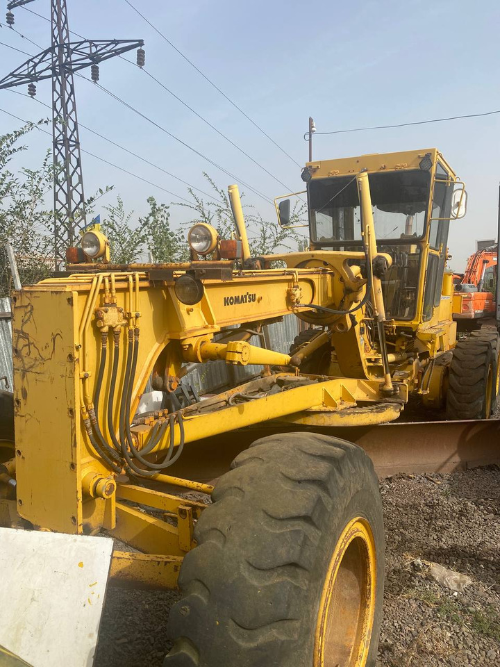 KOMATSU GD661А-1 - Motoniveladora: foto 5 KOMATSU GD661А-1 - Motoniveladora: foto 5