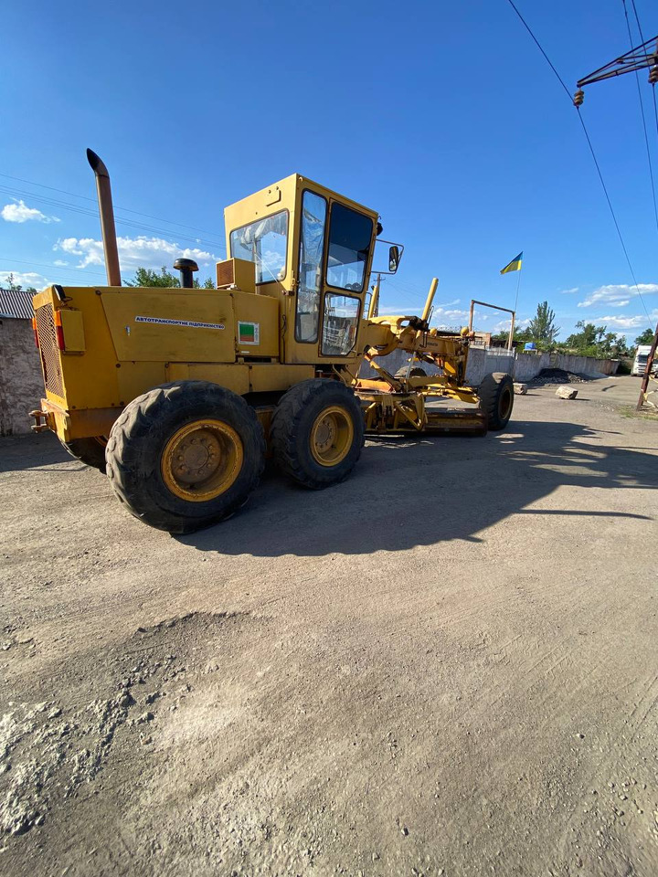 KOMATSU GD661А-1 - Motoniveladora: foto 2 KOMATSU GD661А-1 - Motoniveladora: foto 2