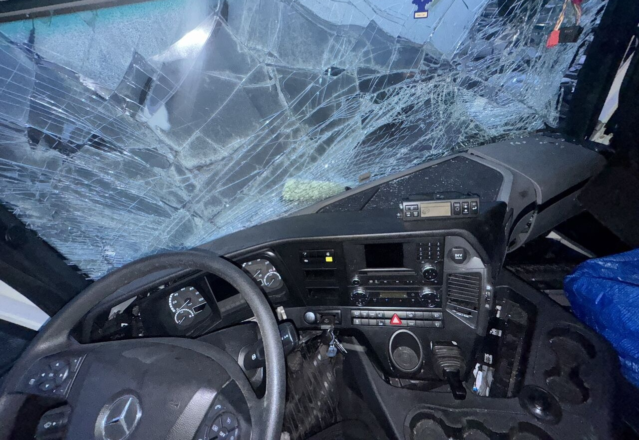 Painel de instrumentos por Camião Cena dotyczy Kompletnej deski z instalacją (bez modułów elektronicznych) Mechanizm Wycieraczek Kolumna Kierownicza Podszybie Mercedes-Benz Actros MP 4 Antos Arocs: foto 1