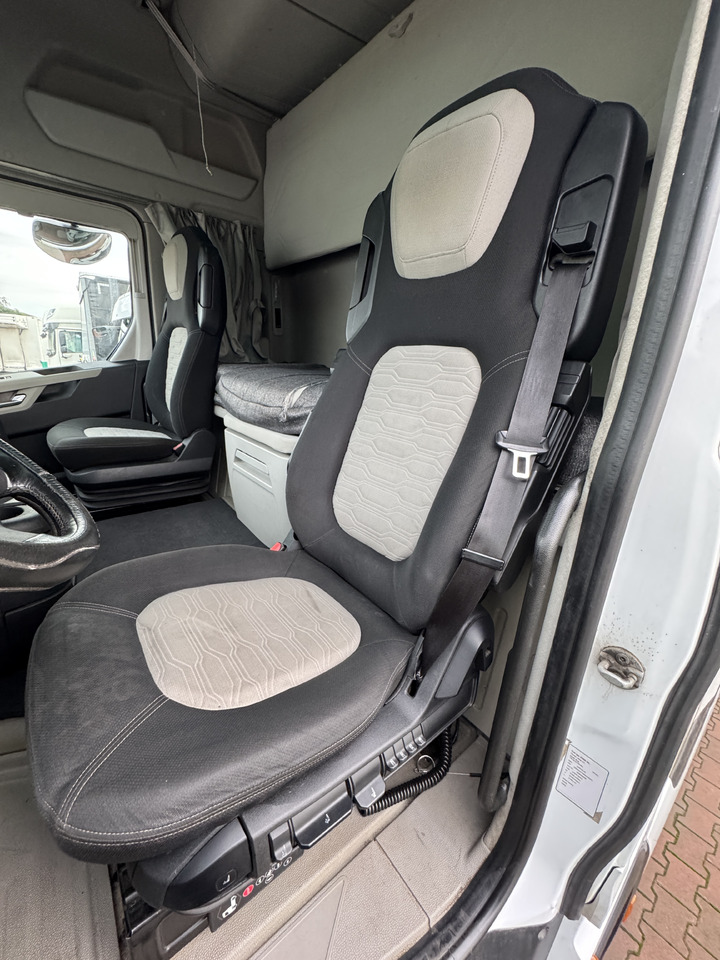 Ford F-Max 500 - Cabine e interior: foto 2 Ford F-Max 500 - Cabine e interior: foto 2