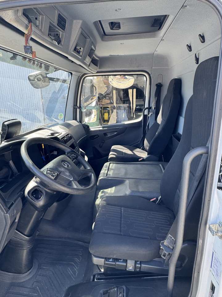 Cabine Mercedes Atego III: foto 10