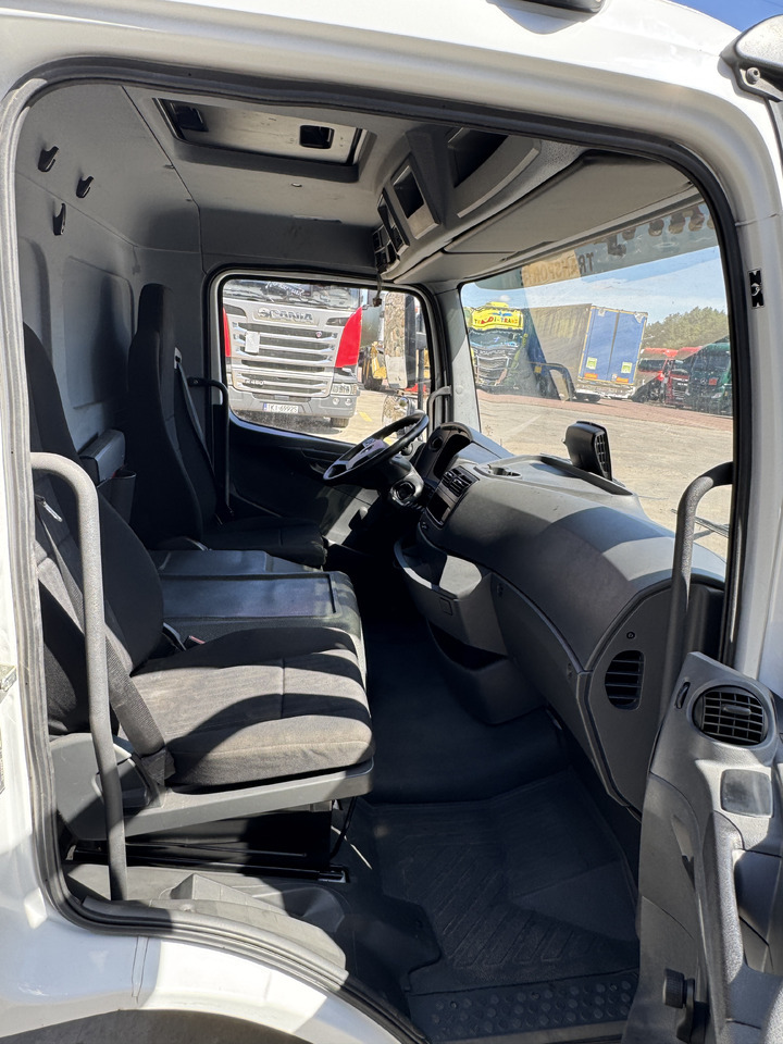 Cabine Mercedes Atego III: foto 11