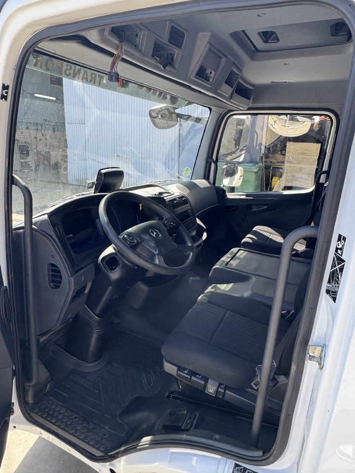 Cabine Mercedes Atego III: foto 9