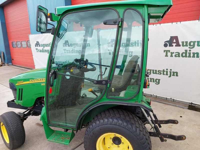 John Deere 2320 - Mini trator: foto 2 John Deere 2320 - Mini trator: foto 2