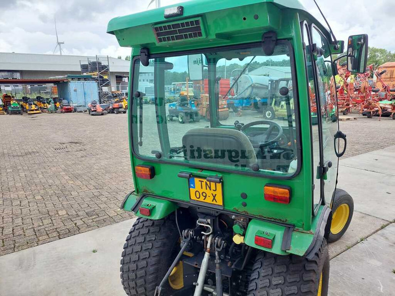 John Deere 2320 - Mini trator: foto 5 John Deere 2320 - Mini trator: foto 5