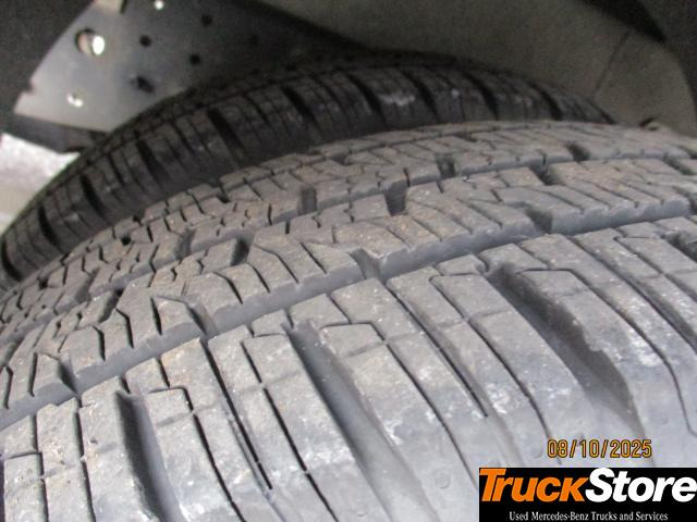 FUSO Canter 3C15 - Carrinha de contentor: foto 4 FUSO Canter 3C15 - Carrinha de contentor: foto 4
