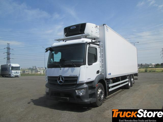 Mercedes-Benz Actros 2530 L - Camião frigorífico: foto 1 Mercedes-Benz Actros 2530 L - Camião frigorífico: foto 1