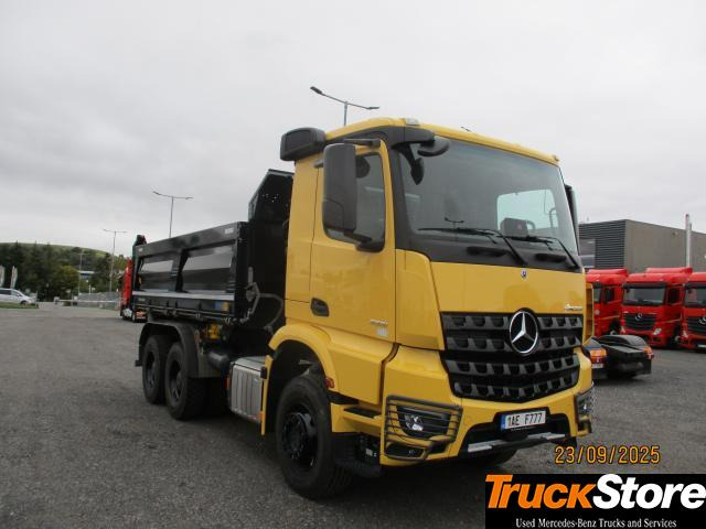 Mercedes-Benz Arocs 3351 K - Camião basculante: foto 2 Mercedes-Benz Arocs 3351 K - Camião basculante: foto 2