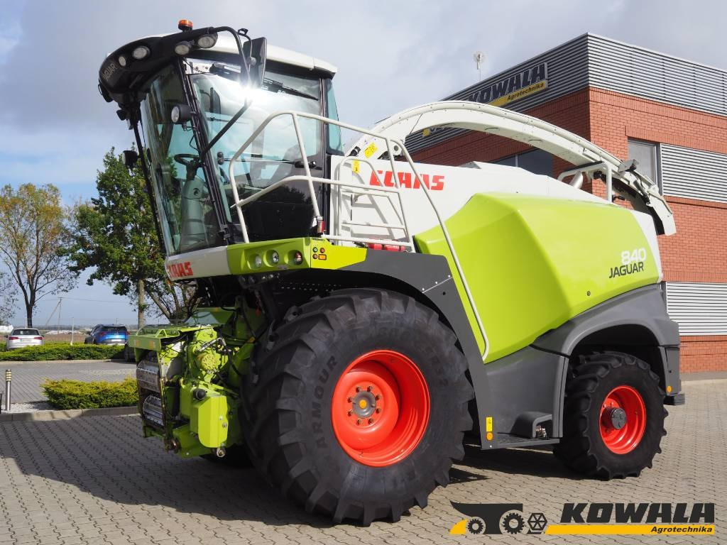 Claas Jaguar 840 4x4  - Picadora de forragem automotriz: foto 1 Claas Jaguar 840 4x4  - Picadora de forragem automotriz: foto 1
