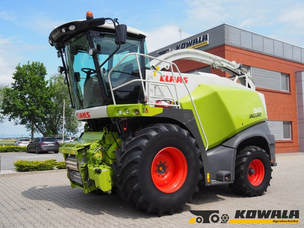 Claas Jaguar 840 - Picadora de forragem automotriz: foto 1 Claas Jaguar 840 - Picadora de forragem automotriz: foto 1