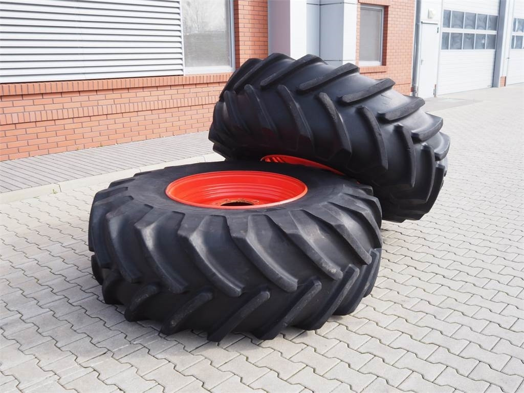 Claas Koła rolnicze 650/75 R32 - Claas - Máquina para produção de feno: foto 1 Claas Koła rolnicze 650/75 R32 - Claas - Máquina para produção de feno: foto 1