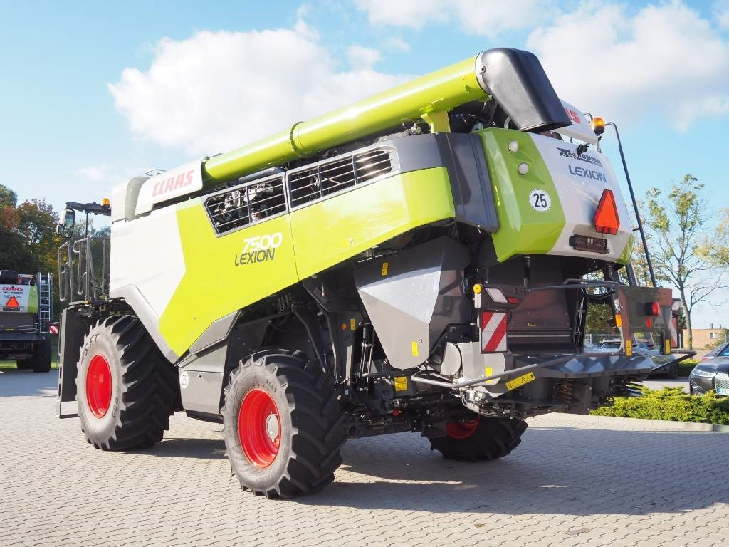 Claas Lexion 7500 + V930 - Ceifeira debulhadora: foto 2 Claas Lexion 7500 + V930 - Ceifeira debulhadora: foto 2