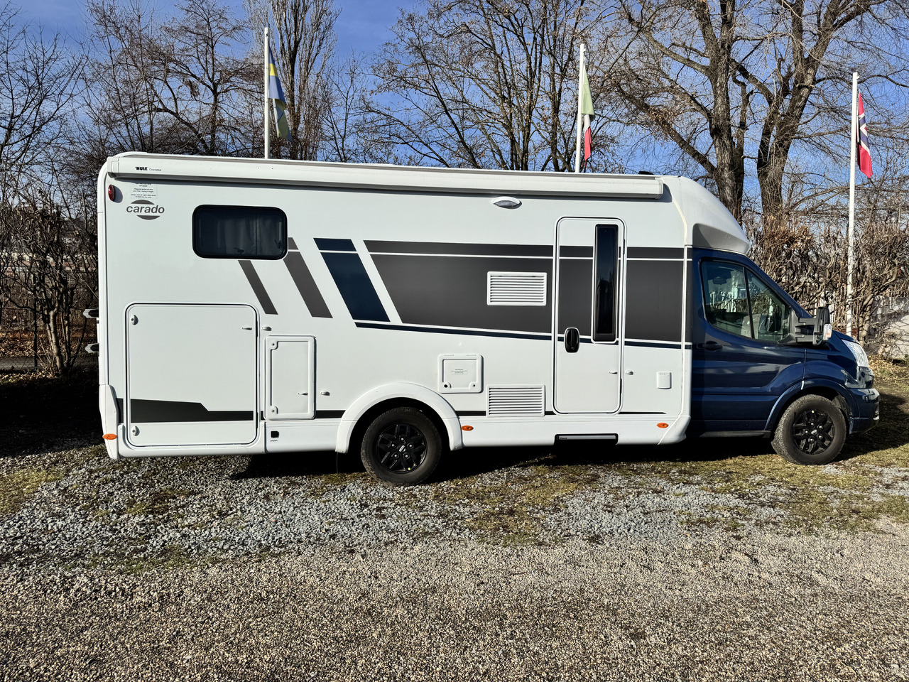 CARADO T447 pro+ , AC DOMETIC , camera, awning, radio, ALU, LPG, spare tire - Autocaravana perfilada: foto 4 CARADO T447 pro+ , AC DOMETIC , camera, awning, radio, ALU, LPG, spare tire - Autocaravana perfilada: foto 4