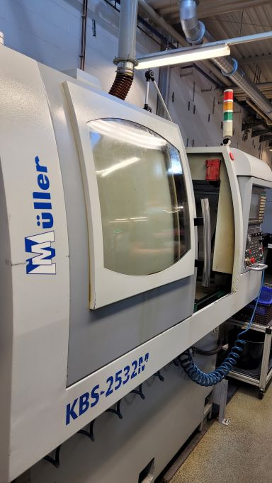 Tornio a controllo numerico Chiah Chyun-Müller KBS-2532M - Máquina para metal: foto 1 Tornio a controllo numerico Chiah Chyun-Müller KBS-2532M - Máquina para metal: foto 1