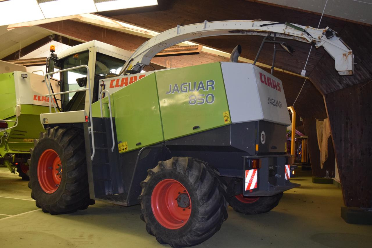 CLAAS Jaguar 850 - Picadora de forragem automotriz: foto 4 CLAAS Jaguar 850 - Picadora de forragem automotriz: foto 4