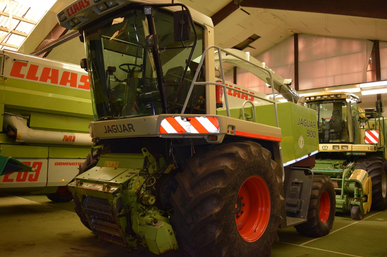 CLAAS Jaguar 900 - Picadora de forragem automotriz: foto 1 CLAAS Jaguar 900 - Picadora de forragem automotriz: foto 1