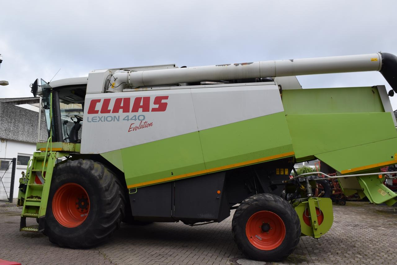 CLAAS Lexion 440 Evolution - Ceifeira debulhadora: foto 4 CLAAS Lexion 440 Evolution - Ceifeira debulhadora: foto 4