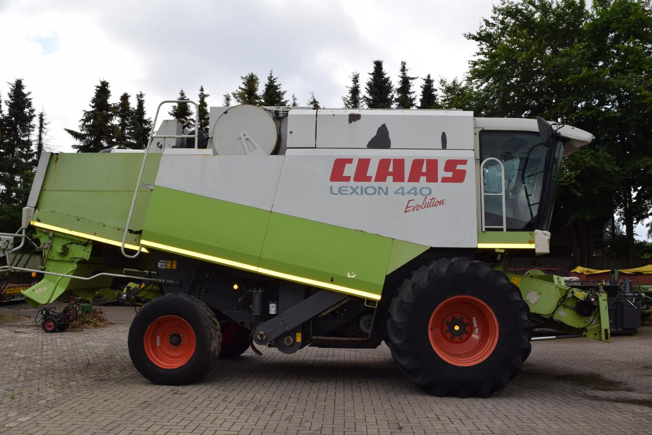 CLAAS Lexion 440 Evolution - Ceifeira debulhadora: foto 1 CLAAS Lexion 440 Evolution - Ceifeira debulhadora: foto 1