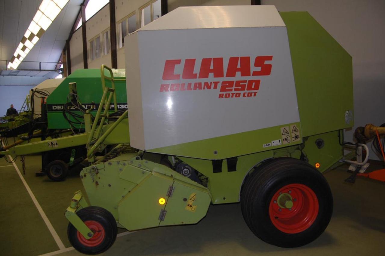 Enfardadeira de fardos redondos CLAAS Rollant 250 RC: foto 1