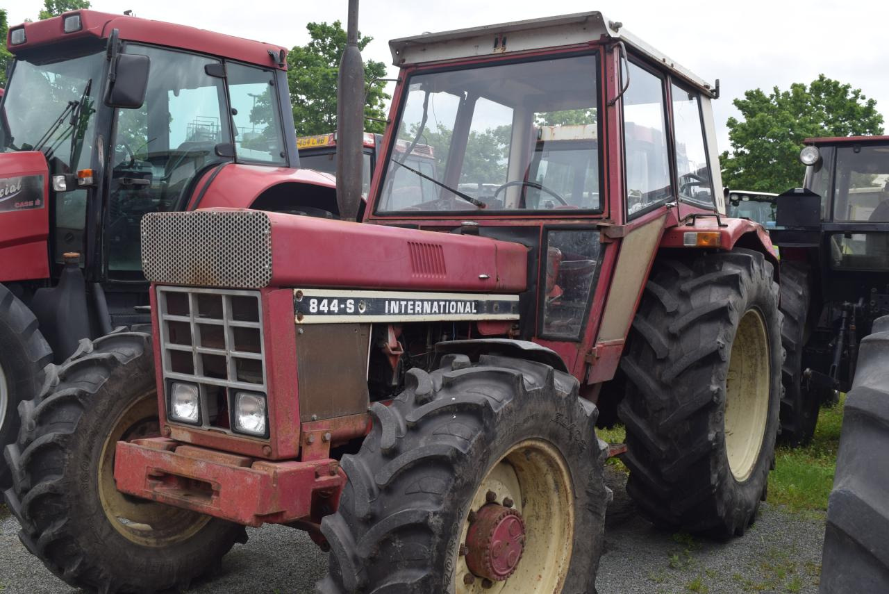 Case-IH 844 A/S - Trator: foto 1 Case-IH 844 A/S - Trator: foto 1