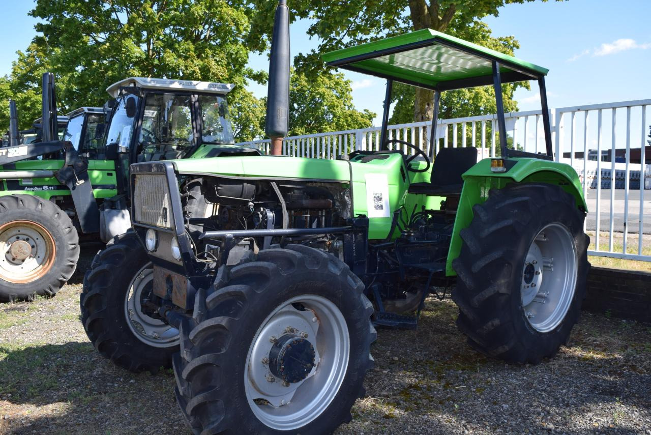 Deutz-Fahr DX 3.60 - Trator: foto 2 Deutz-Fahr DX 3.60 - Trator: foto 2