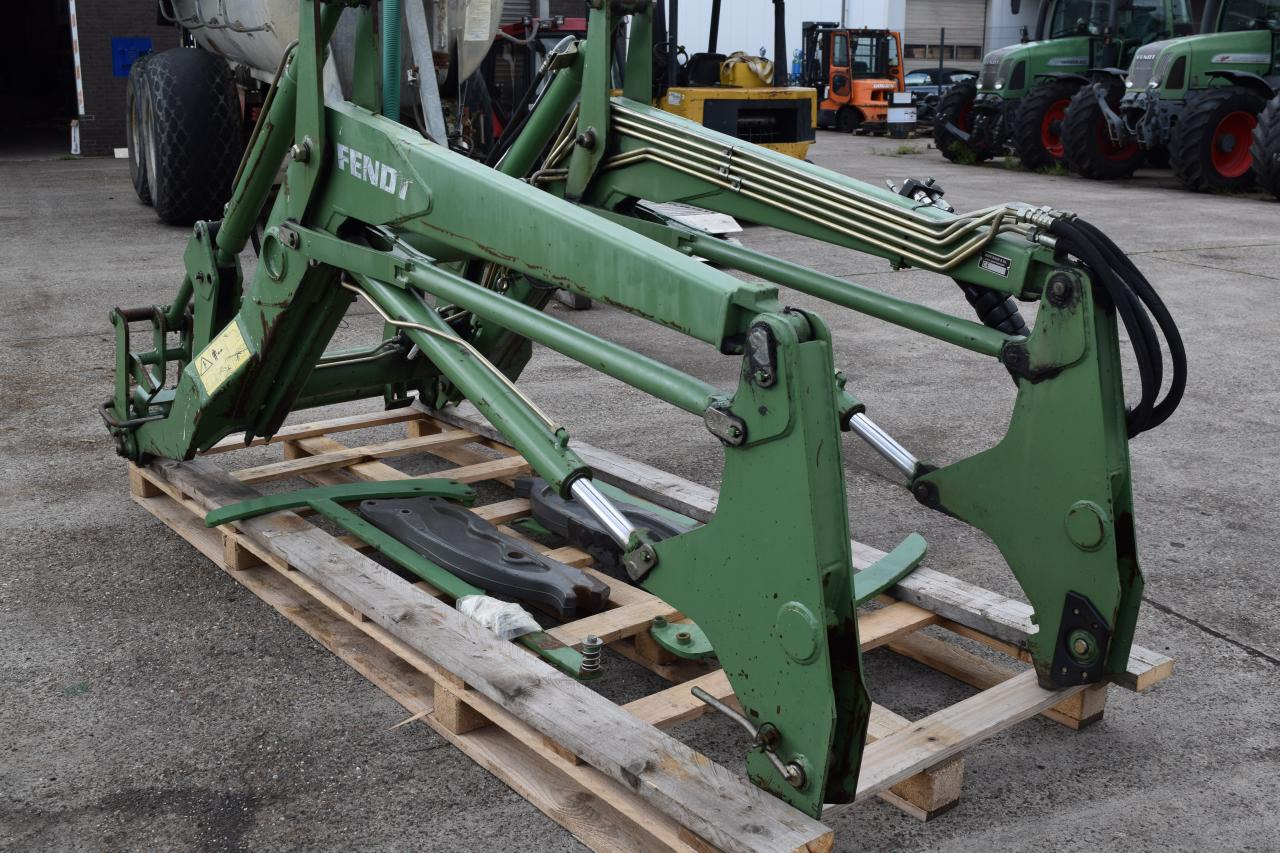 Fendt Frontlader für Serie 400 - Carregador frontal para o trator: foto 3 Fendt Frontlader für Serie 400 - Carregador frontal para o trator: foto 3