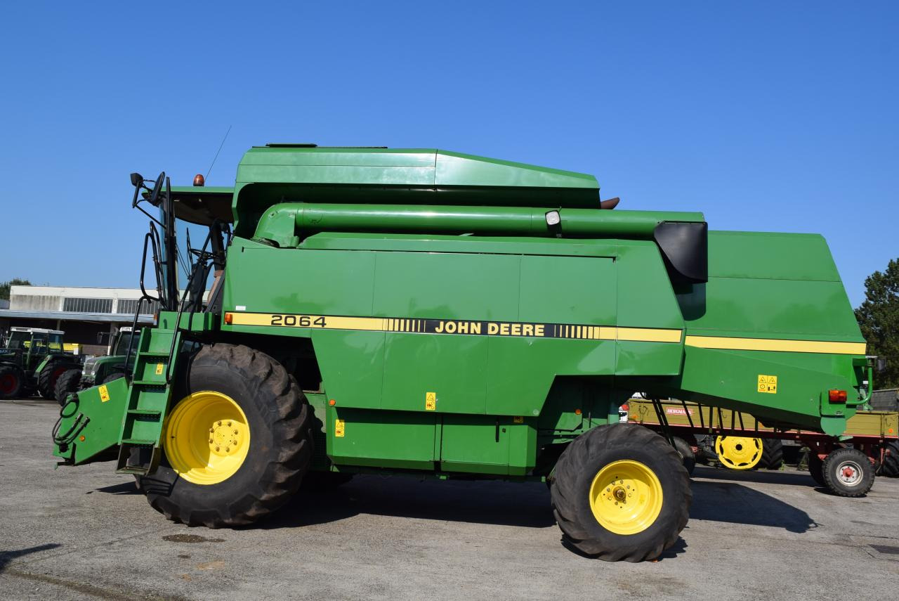 John Deere 2064 - Ceifeira debulhadora: foto 1 John Deere 2064 - Ceifeira debulhadora: foto 1
